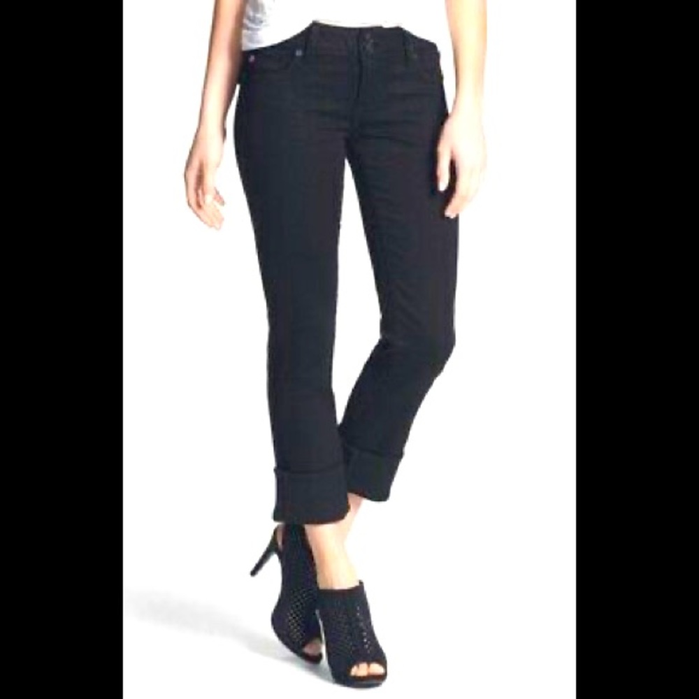 Hudson Ginny Black Cropped Straight jeans w/ cuffs